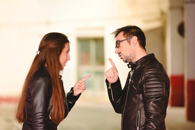 Confirmando Una Amenaza De Orden De Restricción